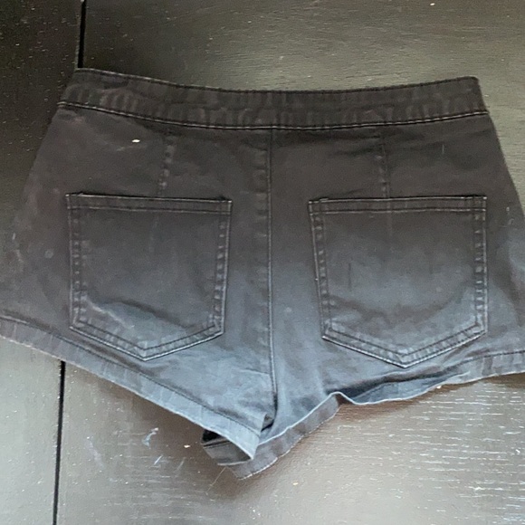 Shorts - Picture 5 of 5